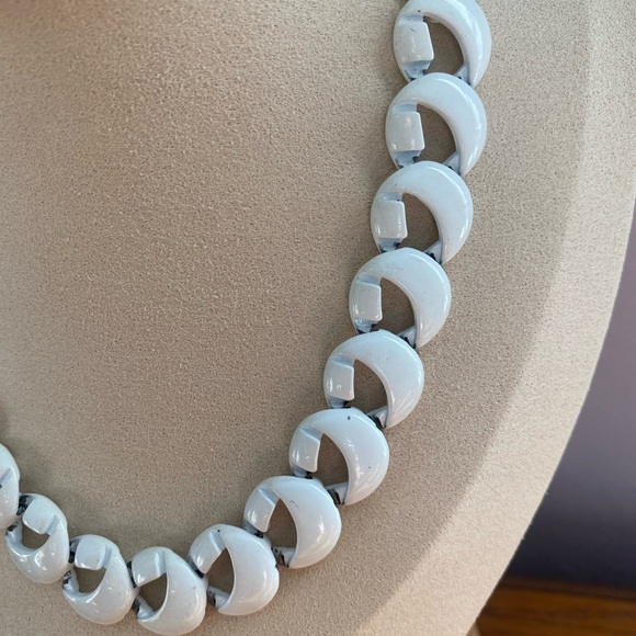 Vintage Monet White Choker Chain Necklace - Picture 5 of 7